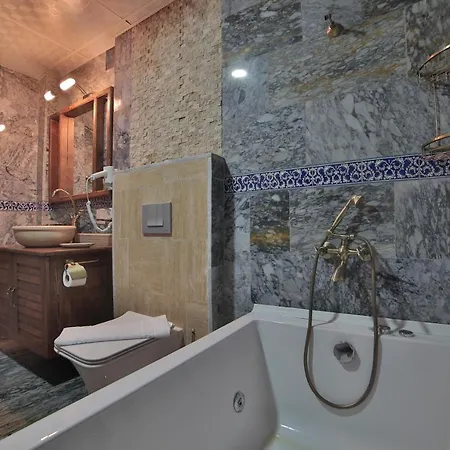 Caravanserai Hotel 3*
