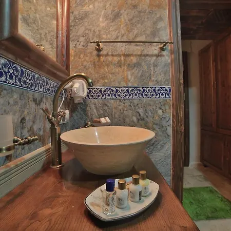 ホテル Caravanserai 3*