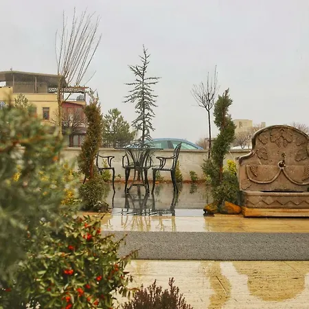 Отель Caravanserai 2*